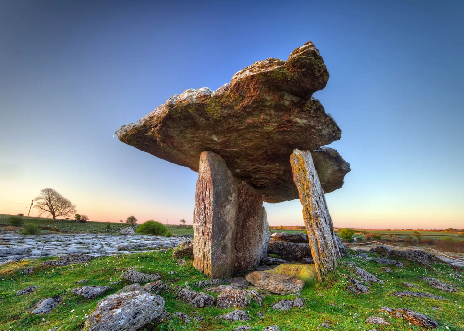Le dolmen de Poulnabrone, le Burren